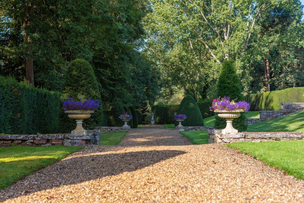 קטרינג Rushton Hall Hotel And Spa מראה חיצוני תמונה